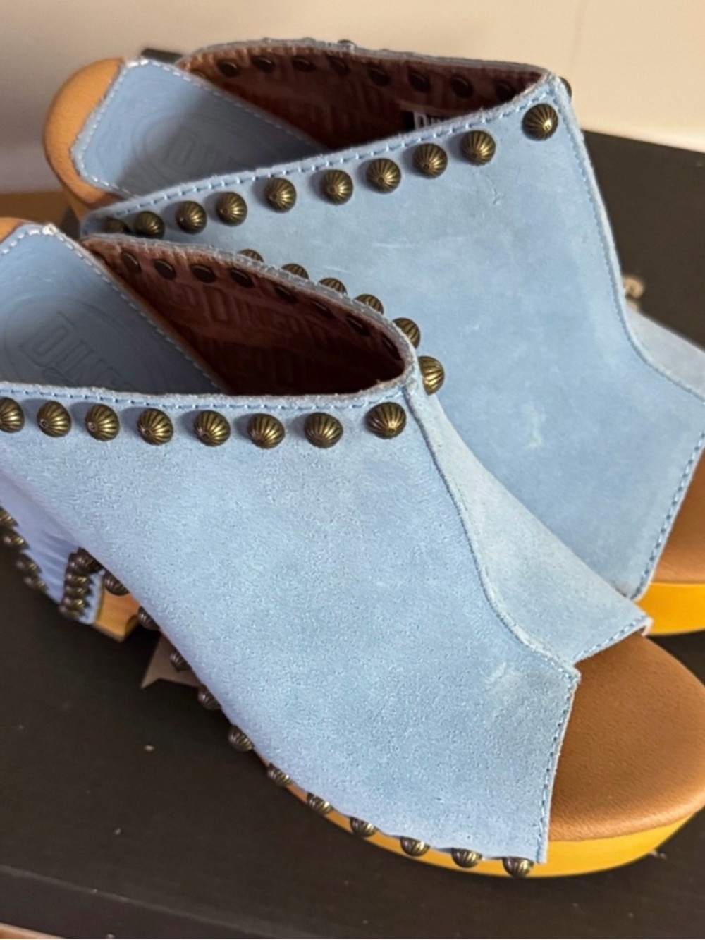 NWOB Dingo Peace N' Love Blue Suede Studded Platform Clogs S7 Coastal Cowgirl - Picture 3 of 8
